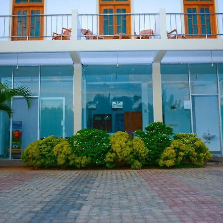 Hotel Kiyara Дамбула Екстериор снимка