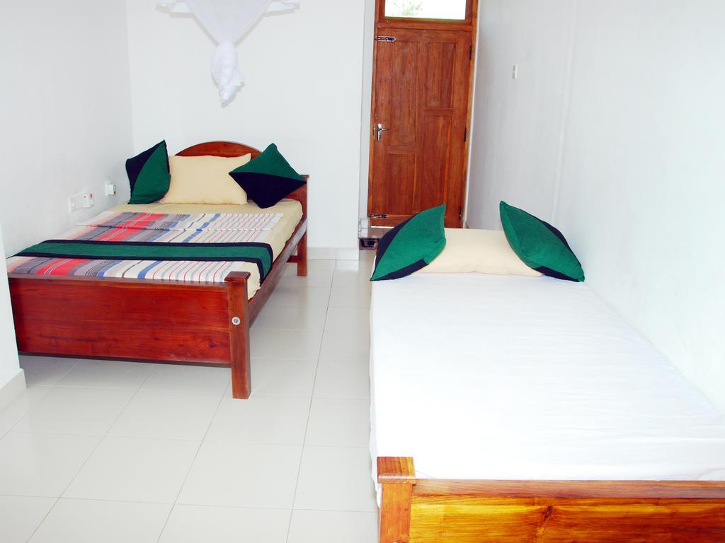 Hotel Kiyara Дамбула Екстериор снимка
