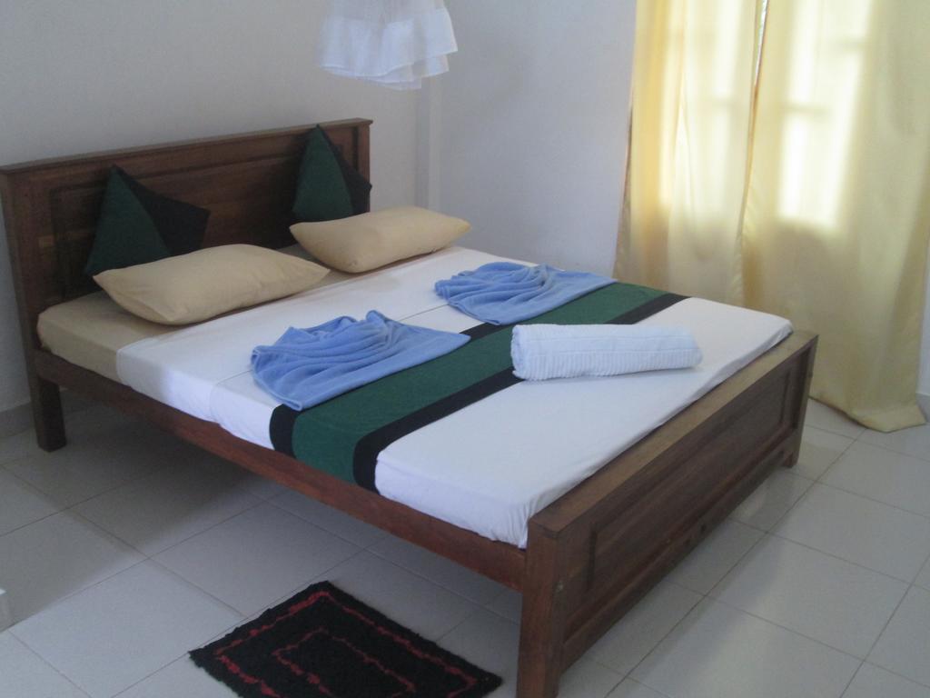 Hotel Kiyara Дамбула Екстериор снимка