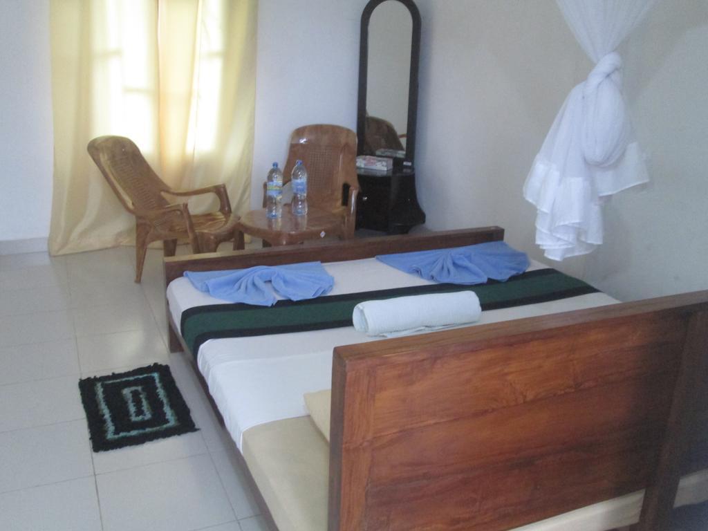 Hotel Kiyara Дамбула Екстериор снимка