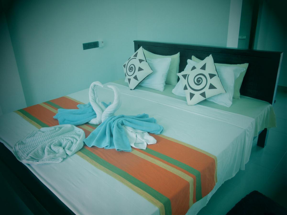 Hotel Kiyara Дамбула Екстериор снимка
