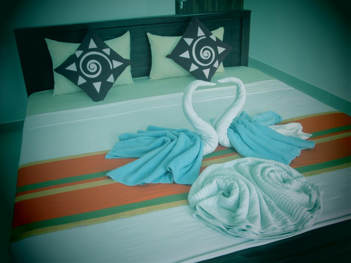 Hotel Kiyara Дамбула Екстериор снимка