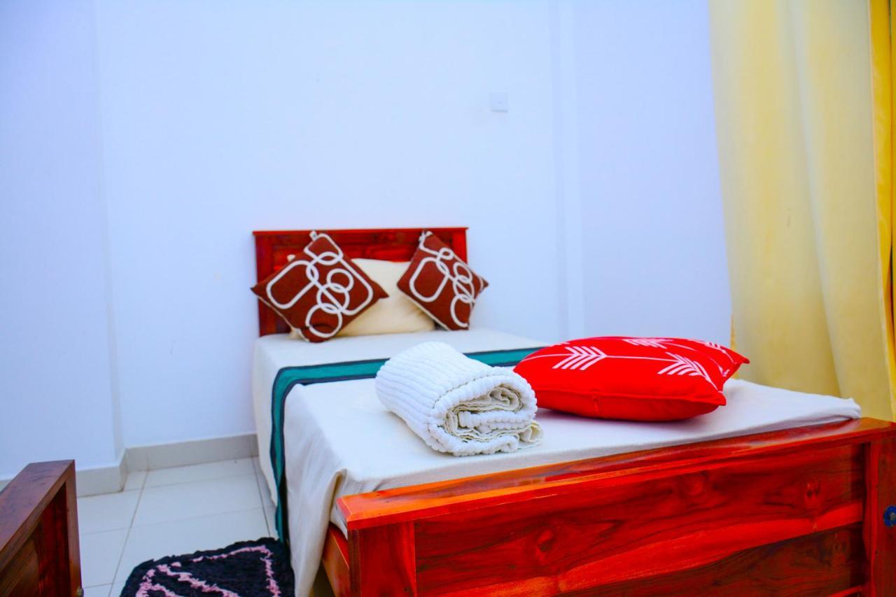 Hotel Kiyara Дамбула Екстериор снимка
