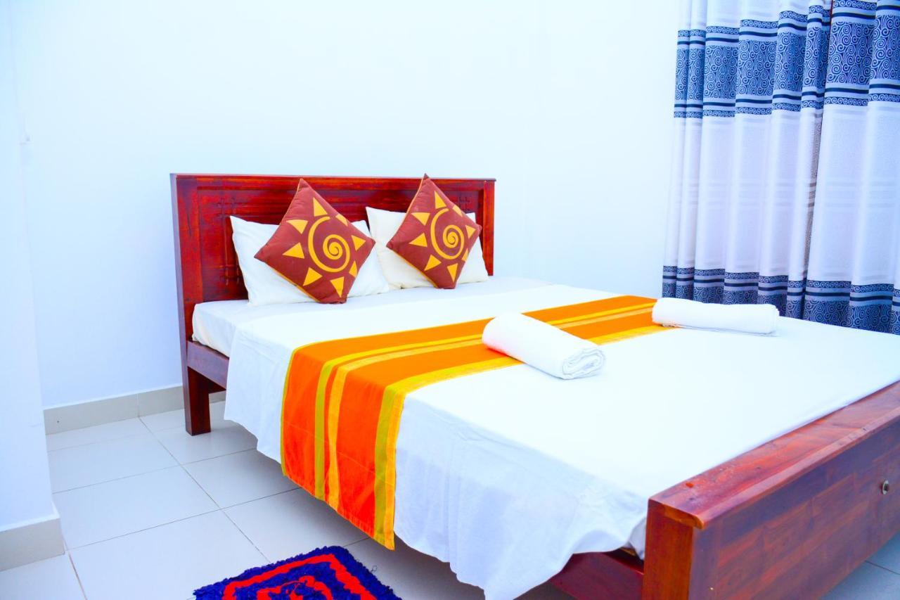 Hotel Kiyara Дамбула Екстериор снимка
