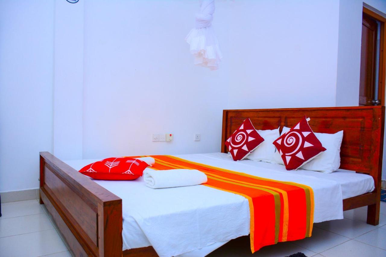 Hotel Kiyara Дамбула Екстериор снимка
